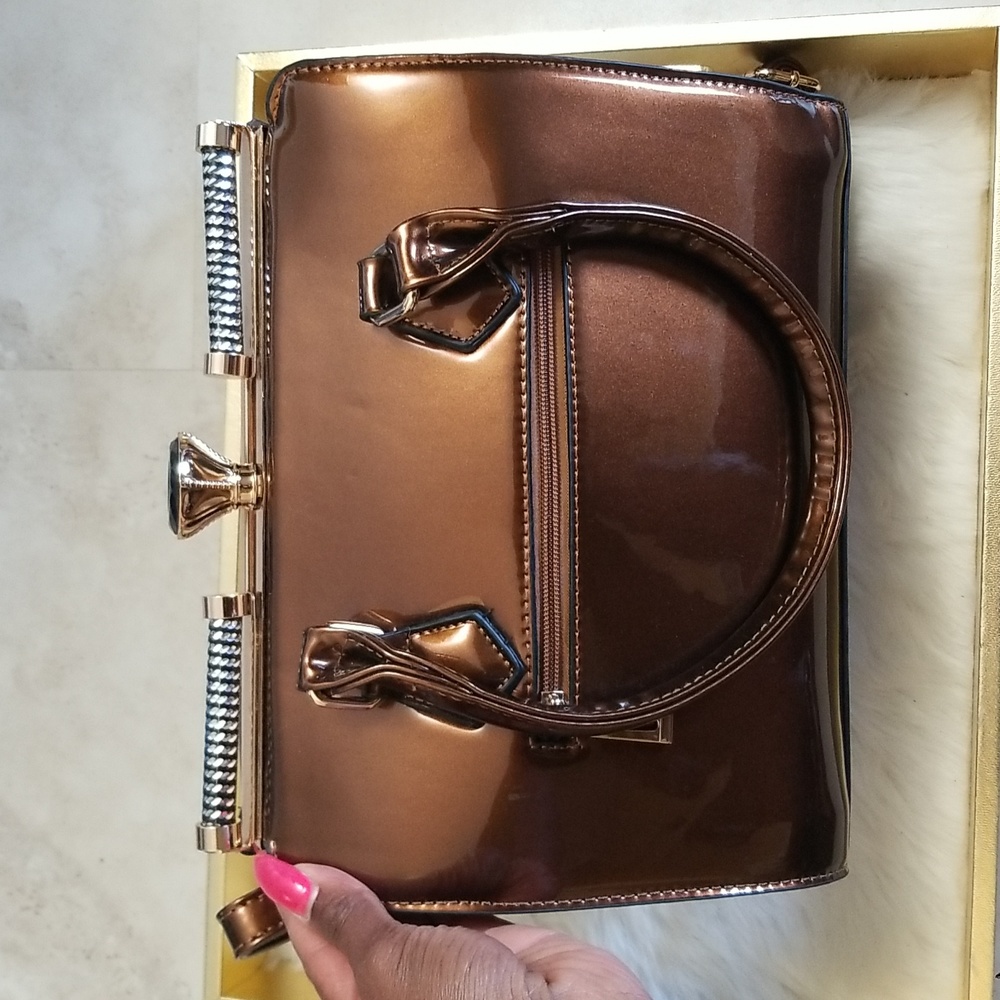 GORGEOUS Bronze Crocodile Print Purse - Picture 4 of 8